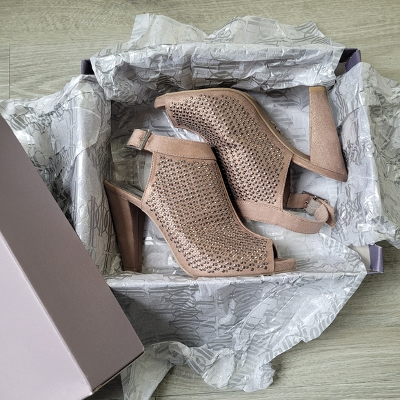 Jennifer Lopez Sasha Studded Booties - Picture 7 of 10